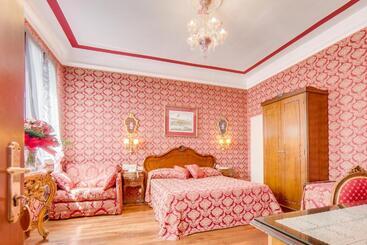هتل Antica Locanda Sturion Residenza D Epoca