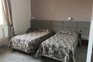 هتل Holiday  Alla Finestrella