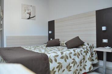 هتل Holiday Alla Finestrella