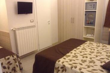 هتل Holiday  Alla Finestrella