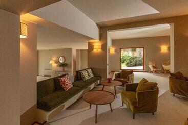 هتل Is Molas Resort