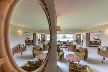 هتل Is Molas Resort
