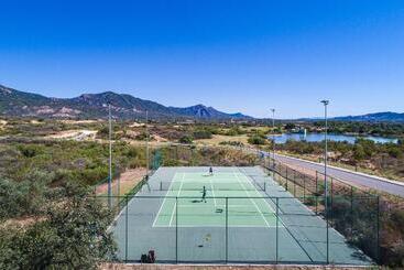 هتل Is Molas Resort