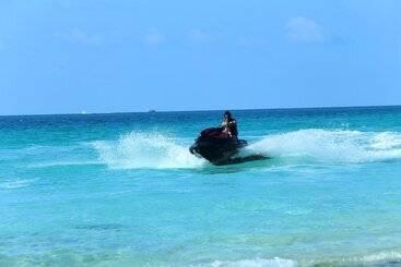 هتل Dhigurah Retreat Beach
