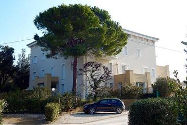 N185   Numana, Meraviglioso Trilocale Con Terrazzo E Piscina - Numana