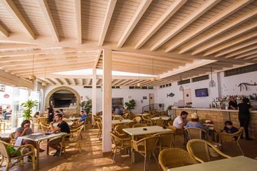 Hostal Doña Lola Marina