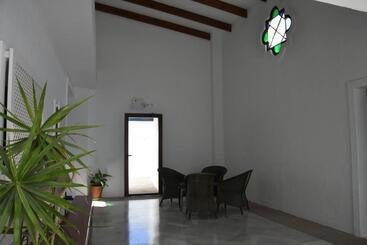 Hostal Doña Lola Marina