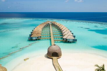 هتل Outrigger Maldives Maafushivaru Resort