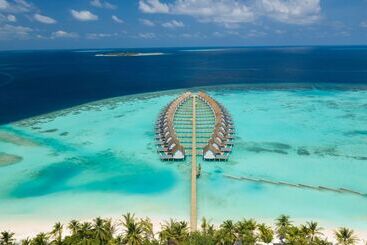 هتل Outrigger Maldives Maafushivaru Resort