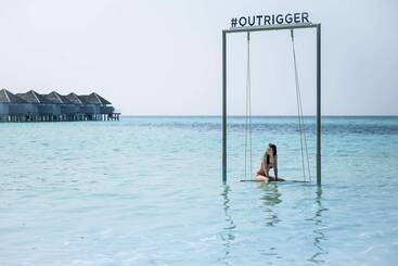 هتل Outrigger Maldives Maafushivaru Resort