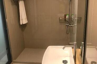 پانسیون Royal Stay Inn