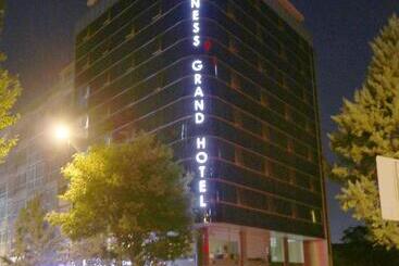 هتل Business Grand