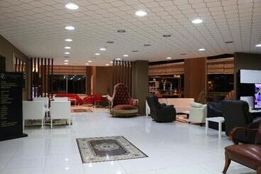 هتل Business Grand