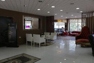 هتل Business Grand