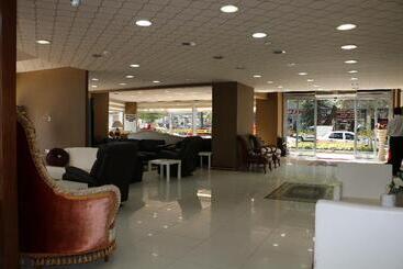هتل Business Grand