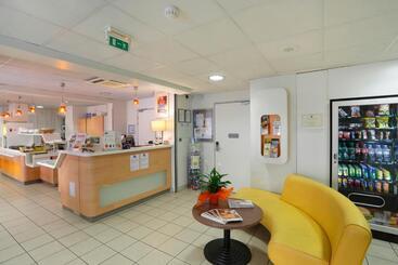 هتل First Inn