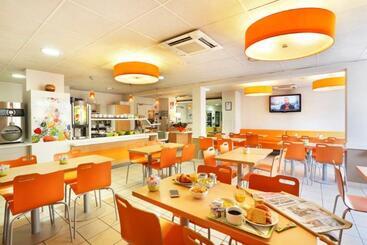 هتل First Inn