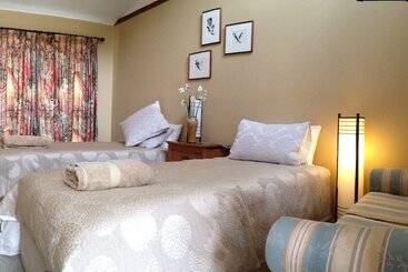 هتل Forest Walks Lodge