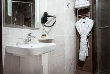 בית מלון כפרי Golden Tulip Krasnodar