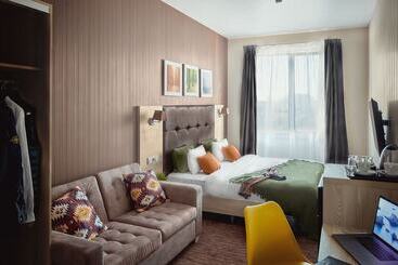 בית מלון כפרי Golden Tulip Krasnodar