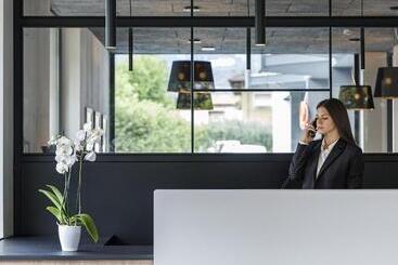 هتل Arco Smart