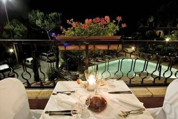 هتل El Patio