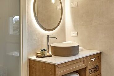 هتل Madrigale Panoramic Lifestyle & Soulful
