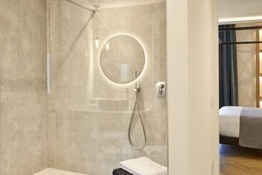 هتل Madrigale Panoramic Lifestyle & Soulful