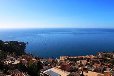 هتل Mediterranee