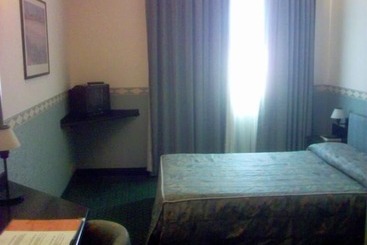 Pacific Hotel Airport