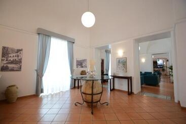 هتل Panorama Palace
