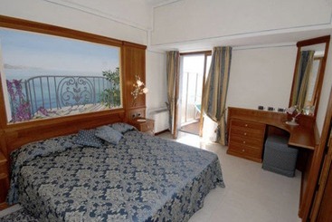 هتل Porto Roca