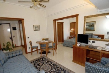 هتل Porto Roca