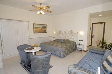 هتل Porto Roca