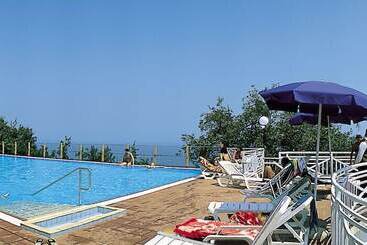 هتل Suisse Thermal Village