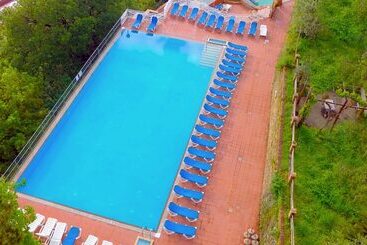 هتل Suisse Thermal Village