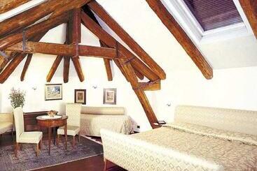 هتل Villa Stucky