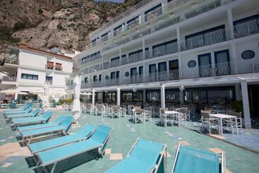 Mar Hotel Alimuri