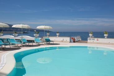 Mar Hotel Alimuri