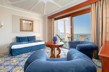 Mar Hotel Alimuri