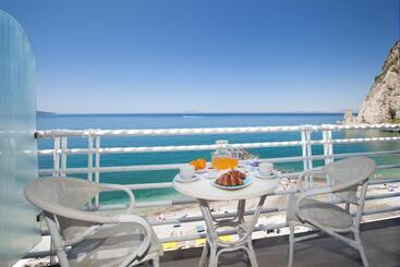 Mar Hotel Alimuri