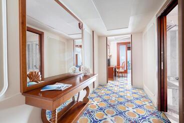 Mar Hotel Alimuri