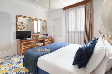 Mar Hotel Alimuri