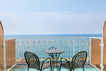 Mar Hotel Alimuri