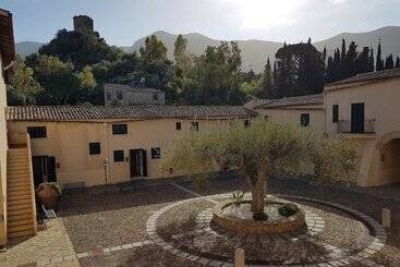 اقامتگاه Ah Premium Borgo Torre Artale