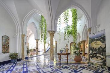 اقامتگاه Palazzo Confalone