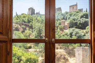 Alhambra Sonder Apartments