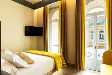 هتل Amadomus Luxury Suites