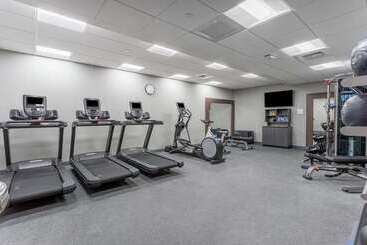 هتل Hampton Inn Oakland Downtown City Center