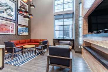 هتل Hampton Inn Oakland Downtown City Center